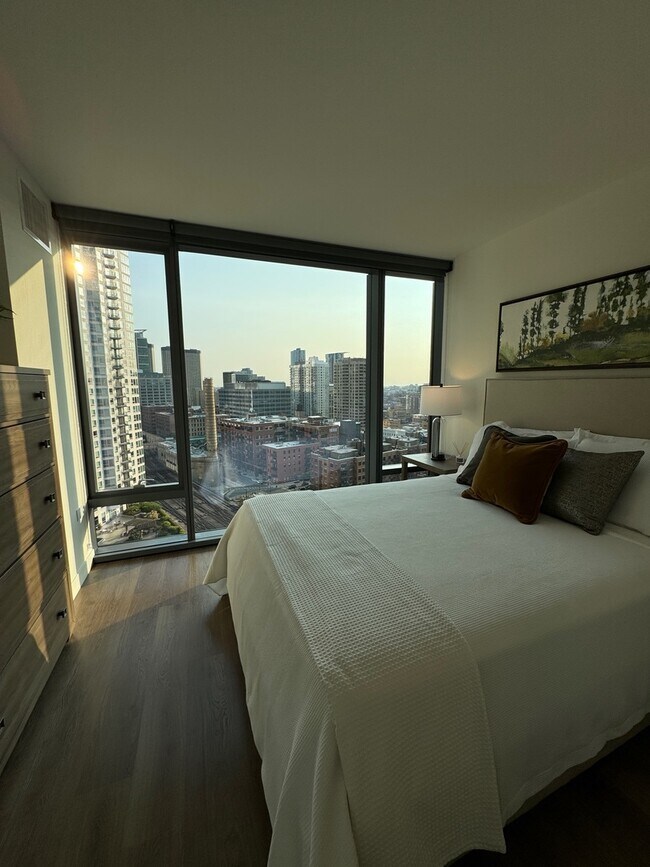 Foto del edificio - 350 N Canal St