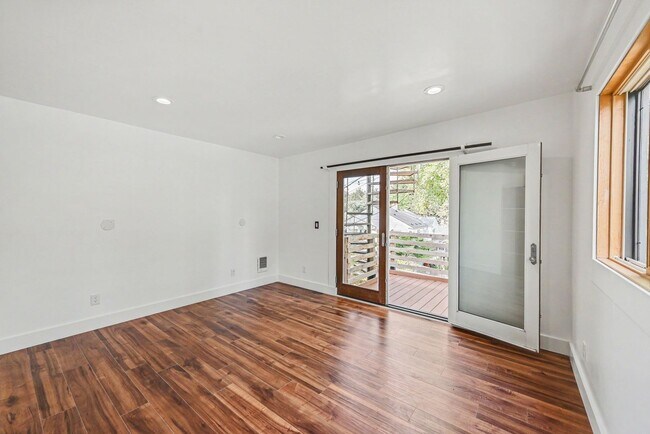 Foto del edificio - 9451 36th Ave SW