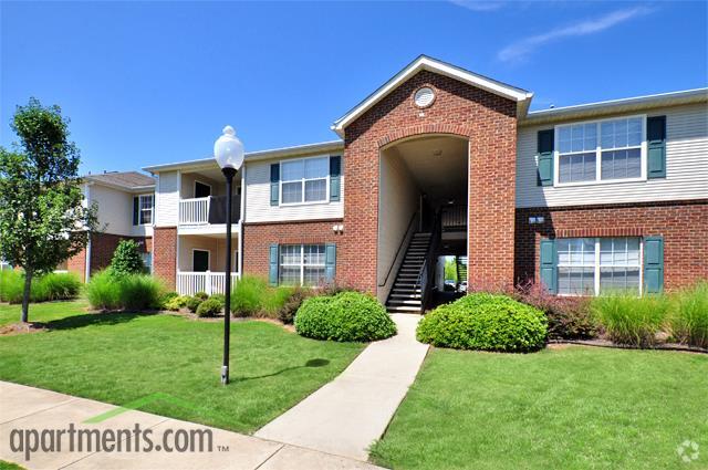 Primary Photo - Lakeshore Crossing Apartments