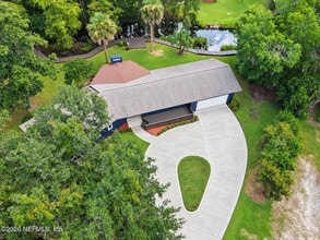 Building Photo - 2421 Dogwood Ln