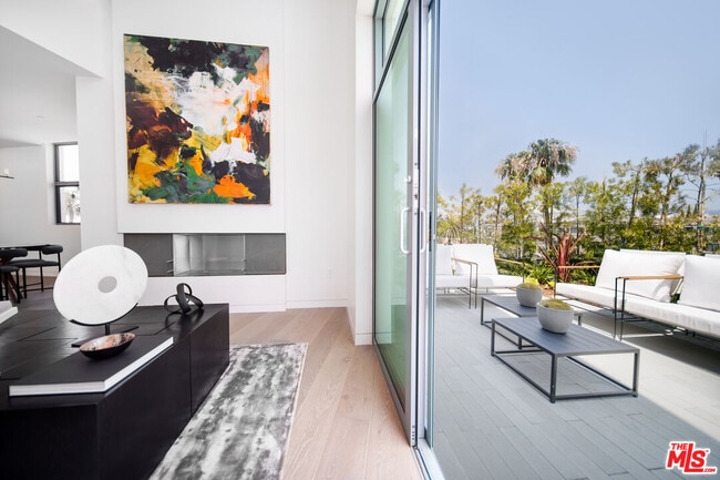 Foto del edificio - 8600 Wilshire Blvd