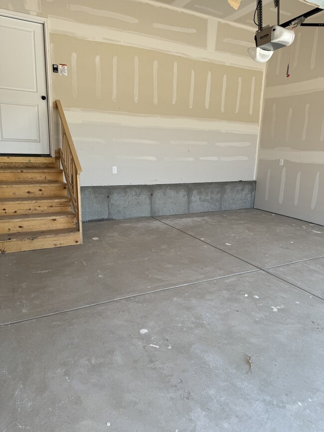 Building Photo - 672 Long Path Ct