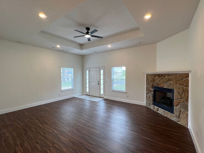 Foto del edificio - 985 N Daisy Ln