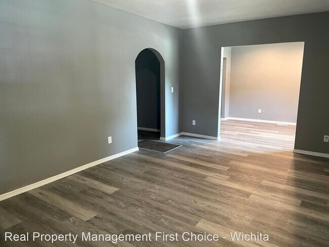 Foto del edificio - 4 br, 1 bath House - 320 N Ash