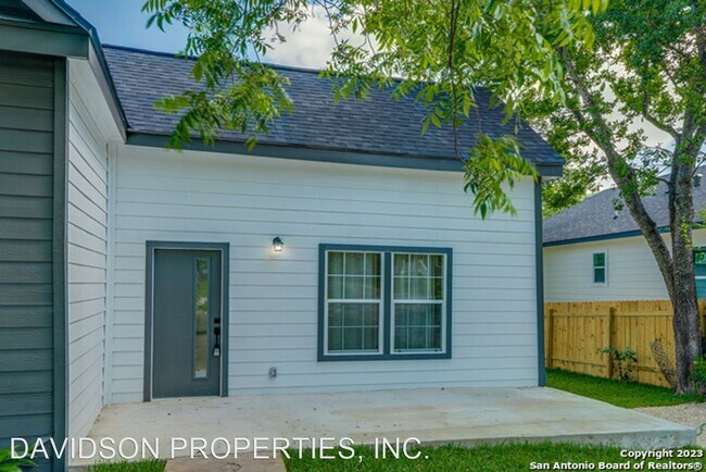 Foto del edificio - 3 br, 2 bath House - 933 Denver Blvd