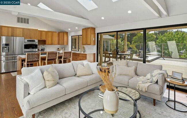 Foto del edificio - 131 Clover Hill Ct