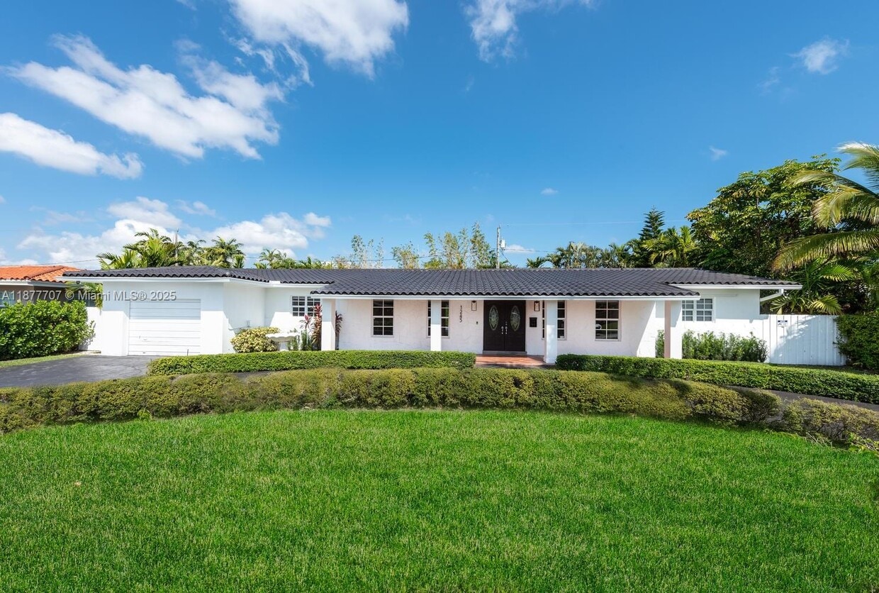 Foto principal - 1245 NE 85th St