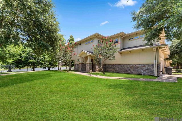 Foto del edificio - 8000 Stonelake Village Ave
