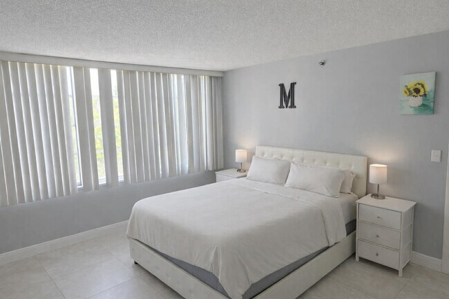 Foto del edificio - 3300 W Rolling Hills Cir
