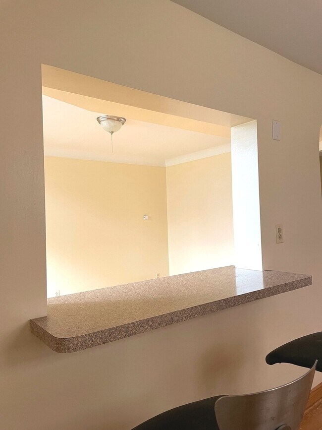 Foto del edificio - 1243 W 31st St