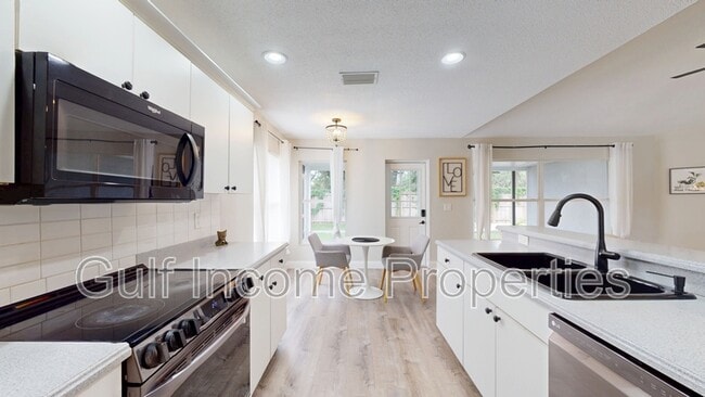 Foto del edificio - 4026 Banbury Cir
