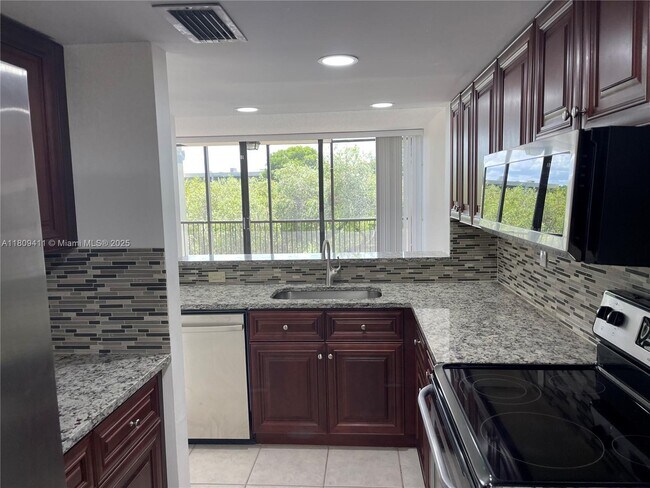 Foto del edificio - 2961 SW 87th Ave