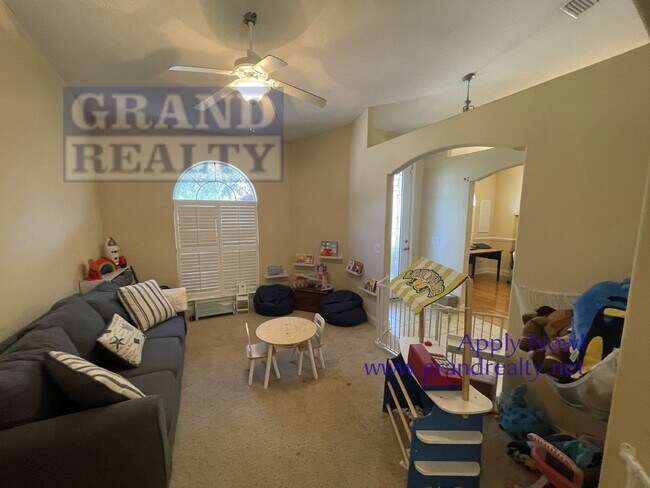 Building Photo - Spacious 4 Bed, 3 Bath Home in Milton, FL ...