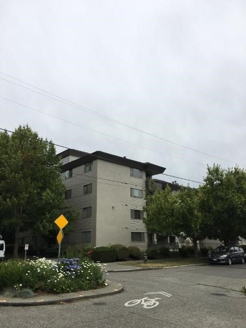 Primary Photo - Kristine Apartments - Room for rent