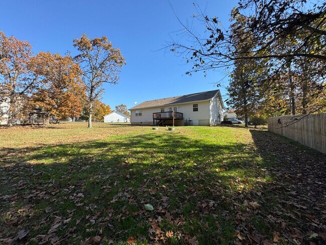 Foto del edificio - Freshly Painted Beautiful 3 Bedroom, 2 Bat...