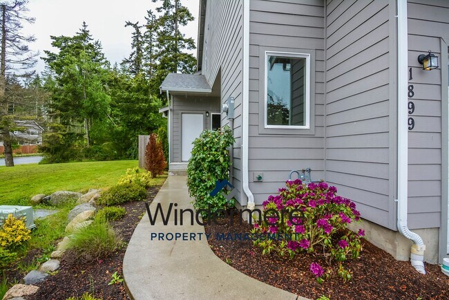 Foto del edificio - Newer Build 3 Bedroom 2.5 Bathroom Townhome