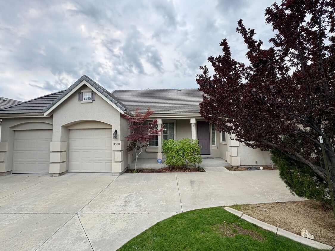Primary Photo - Beautiful Home in ArrowCreek!