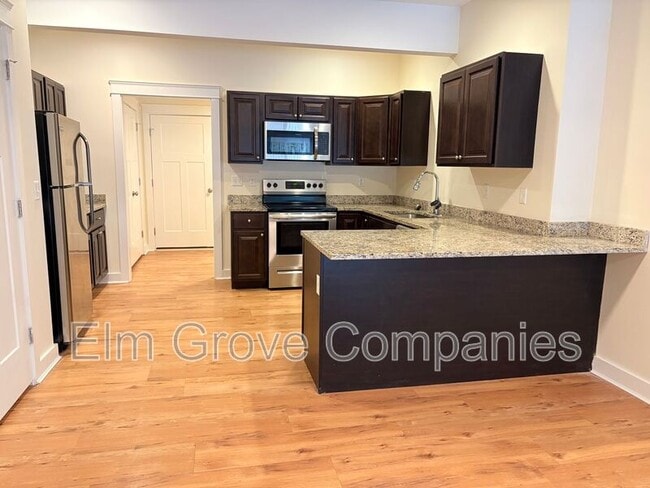 Building Photo - 63 Monroe Dr