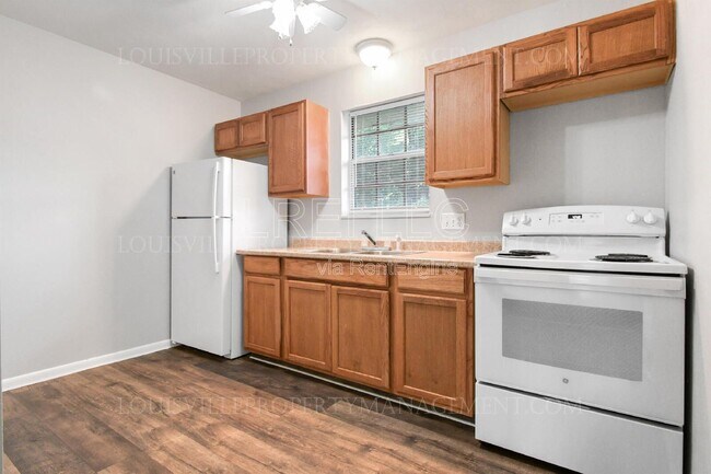 Building Photo - 1202 E Walford Dr