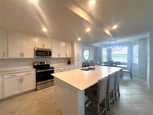 Building Photo - 12140 Wellen Golf St