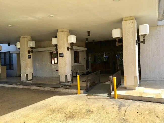 Building Photo - 600 Three Islands Boulevard