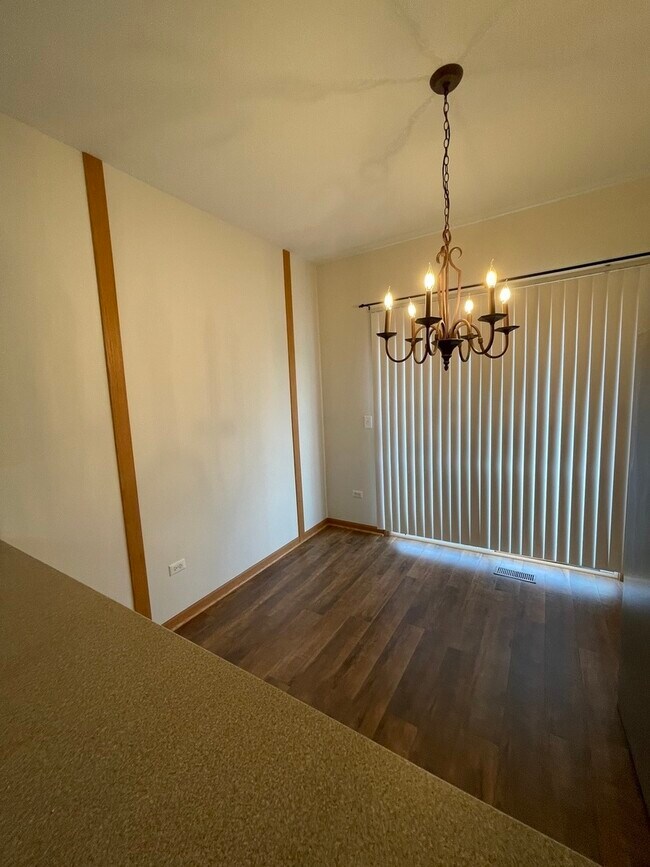 Building Photo - 1473 S Candlestick Way