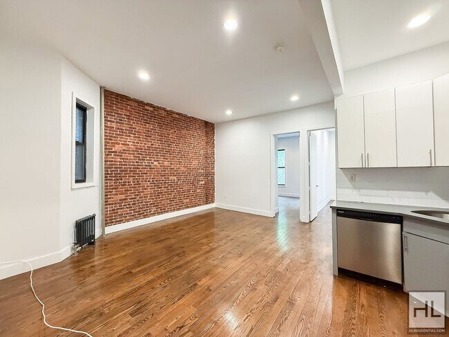 Foto del edificio - BEDFORD AVENUE / Bedford-Stuyvesant 2-Bed 1-Bath