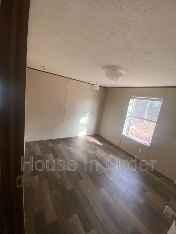 Foto del edificio - 124 Shamrock Park Dr