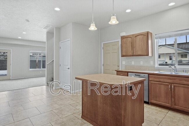 Building Photo - 711 Jakeman Ln