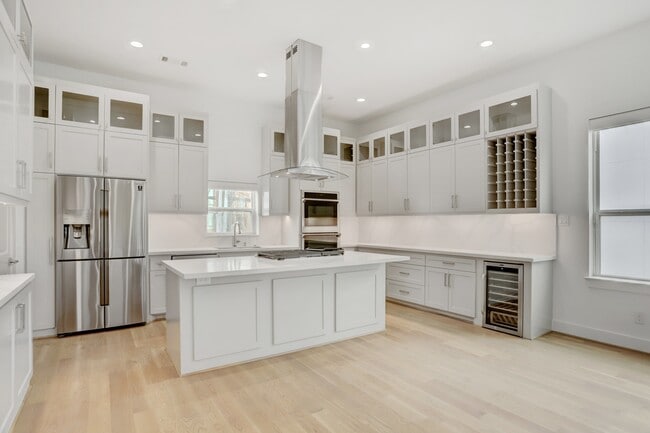 Photo - 1716 Rosewood St Townhome