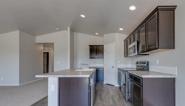 Building Photo - Coming Soon !!! Great location, 3 bedroom ...