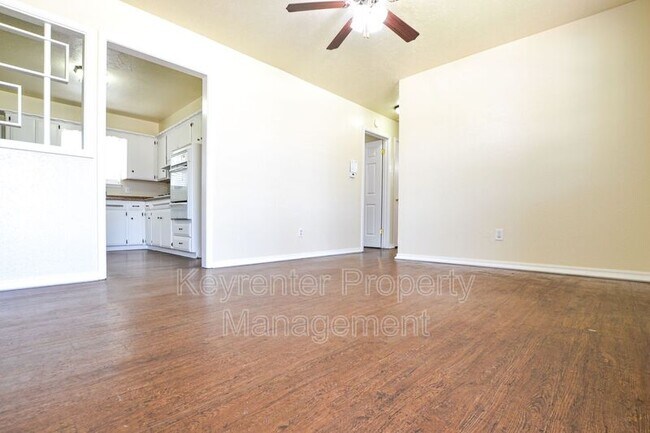 Building Photo - 3137 SW 65th Pl