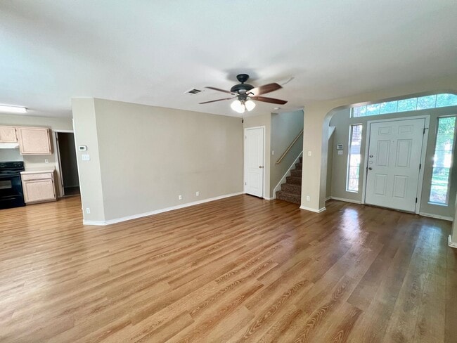 Building Photo - *COMING SOON* *MOVE IN SPECIAL* Pet-Friendly 3BD/2.5BA with Bonus Loft, Deck & Garden Tub – Near ...