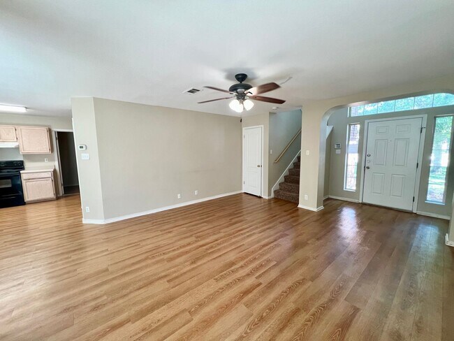 Foto del edificio - *COMING SOON* Pet-Friendly 3BD/2.5BA with Bonus Loft, Deck & Garden Tub – Near Tezel Rd!