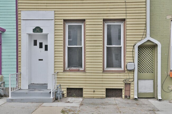Building Photo - 1412 Green St
