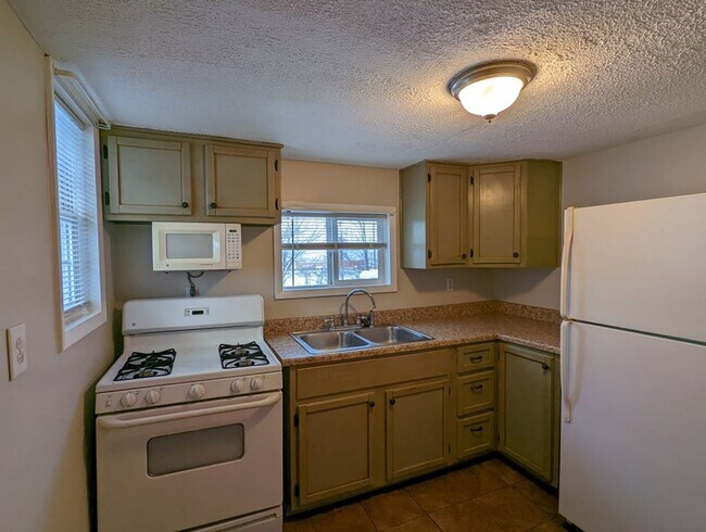 Foto del edificio - 1 br, 1 bath House - 3805 33rd