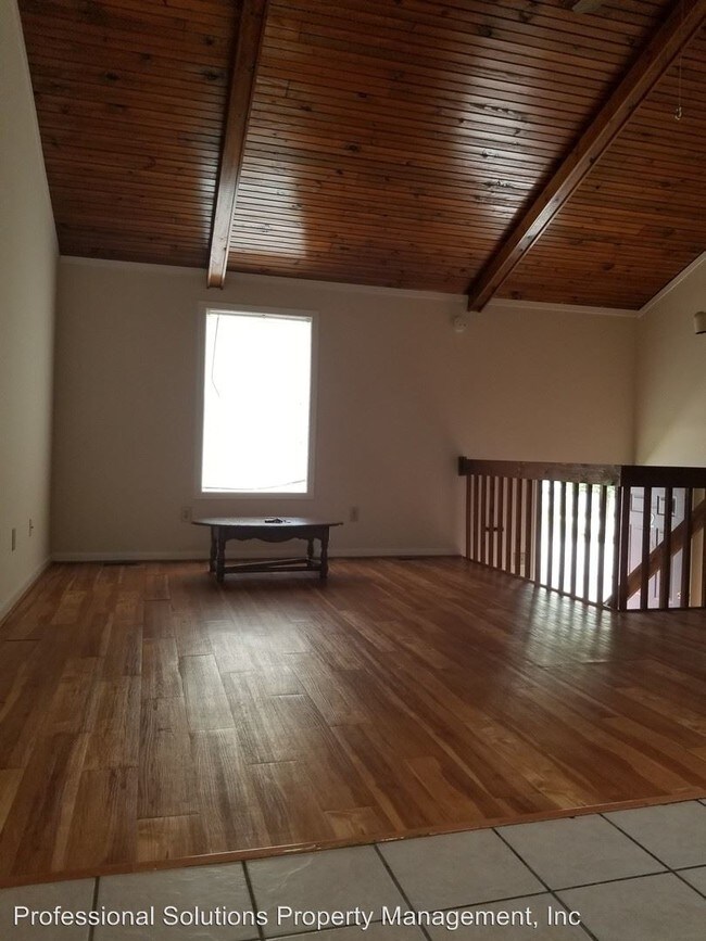 Building Photo - 1138 Dale Dr