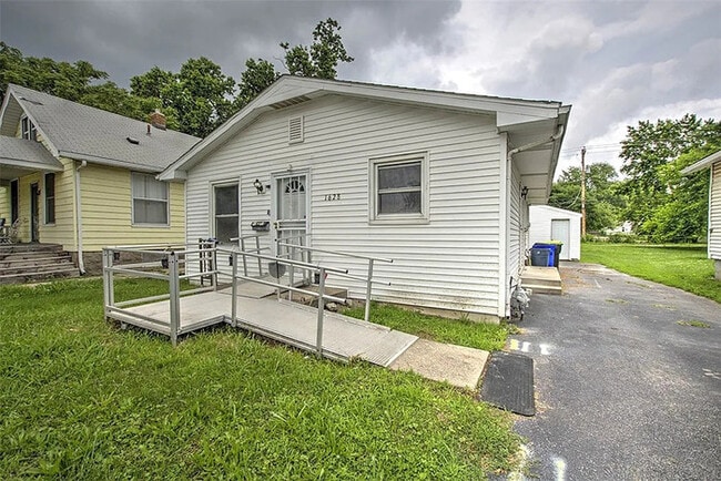 Building Photo - 1628 N Oakland Ave