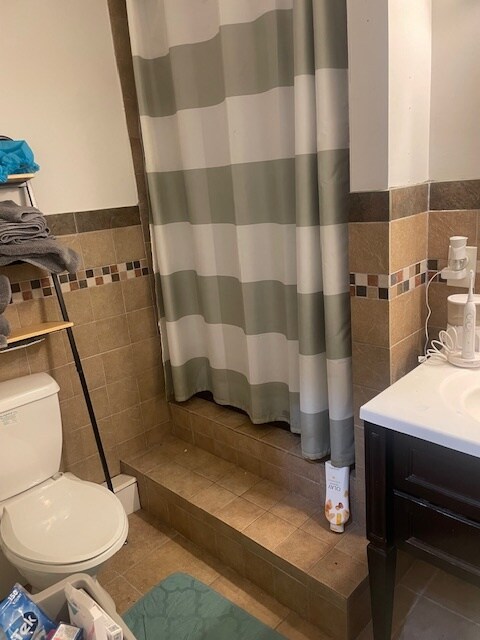 Ensuite bathroom - 111 Mulberry St