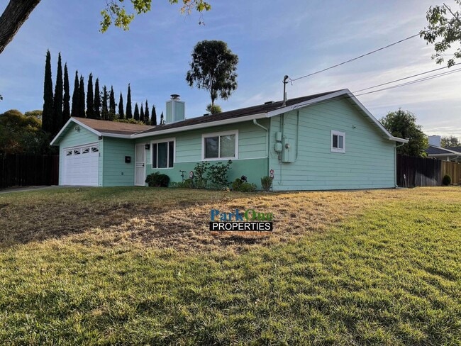 Building Photo - Nice Concord Home with a Beautiful Large Y...