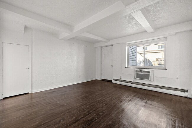 Foto del edificio - 26324 Harper Ave