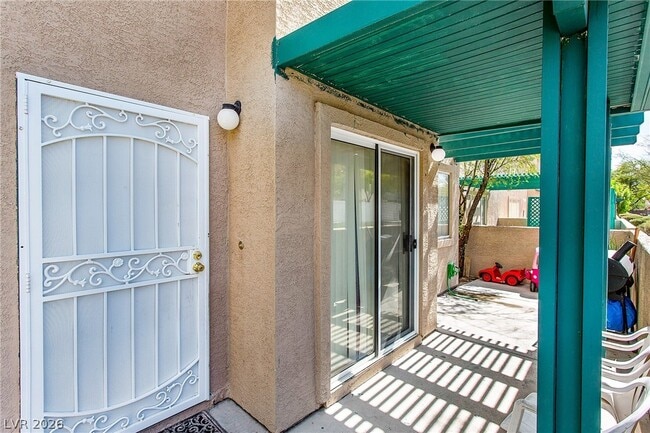 Foto del edificio - 5237 Steinbrenner Ln