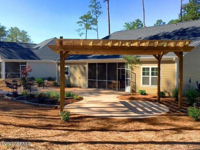 Building Photo - 285 N Bracken Fern Ln