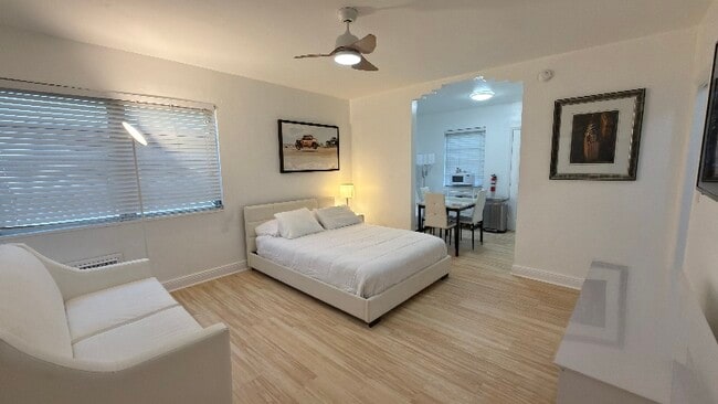 Building Photo - 545 Michigan Ave