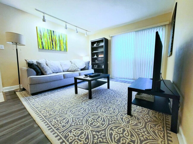 Foto del edificio - 1700 SW 16th Ct