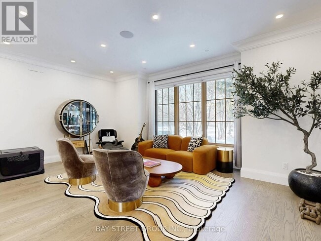 Building Photo - 31 Evergreen Gardens