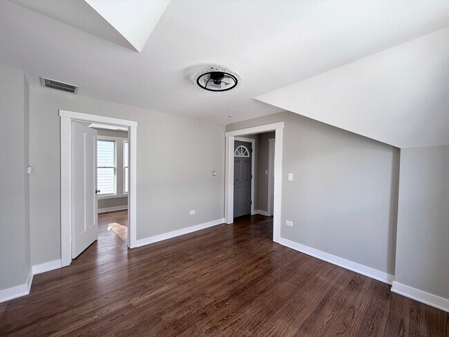 Foto del edificio - 315 W 111th St