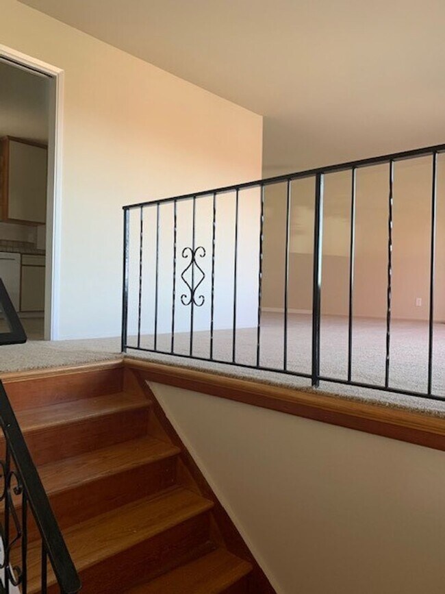 Foto del edificio - Spacious home in the hills of Redwood City