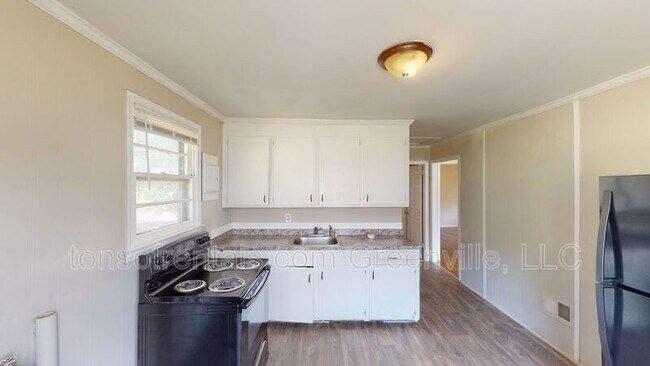 Foto del edificio - 734 Whitlock St