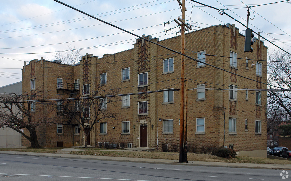 Foto principal - 1222 William Howard Taft Rd